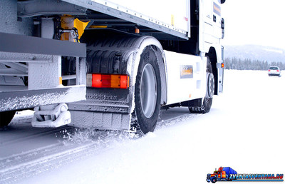 Анатолий Чабунин предложил запретить эксплуатацию грузовиков без зимних покрышек