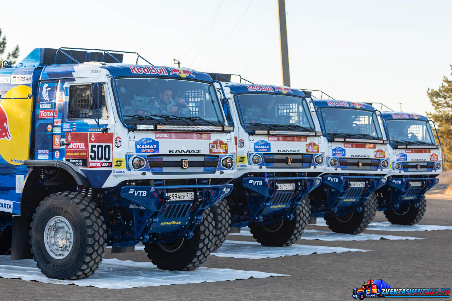 Команда КАМАЗ-Мастер продаст три гоночных грузовика