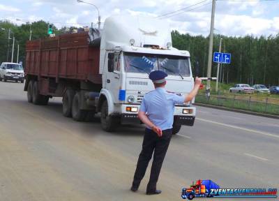 У направлявшихся в Москву дальнобойщиков из под Смоленска конфисковали грузовики и отняли права