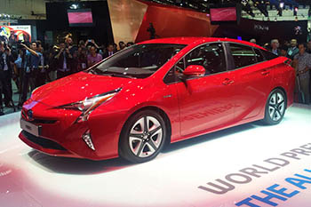 Toyota представила обновленную модель Prius