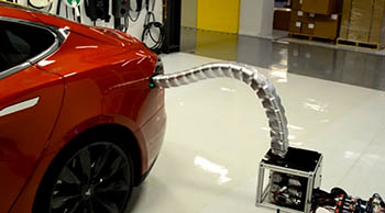 В электромобиле Tesla появится система автоматического обгона
