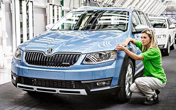 Jaguar хочет вернуть большое купе в модельный ряд