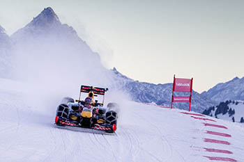 _В Англии обокрали команду “Формулы 1_ Red Bull
