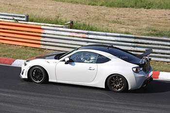 Toyota покажет шесть специальных модификаций купе GT86