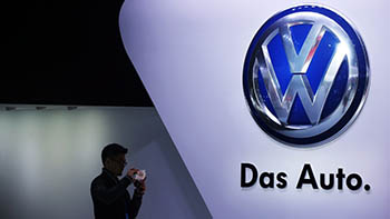 Скандал вокруг Volkswagen: в Европе приостановили продажи отдельных моделей