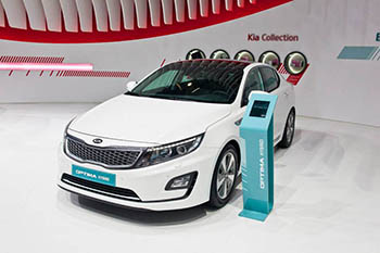 Kia показала новое поколение седана Optima